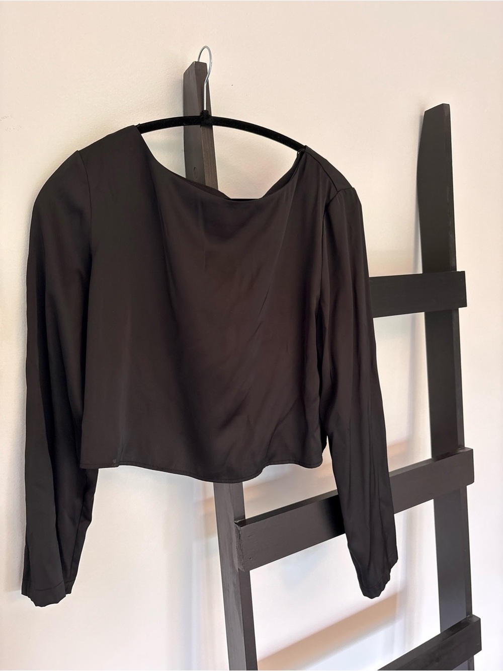 Dynamite Black Long-Sleeve Cropped Top Silk Material